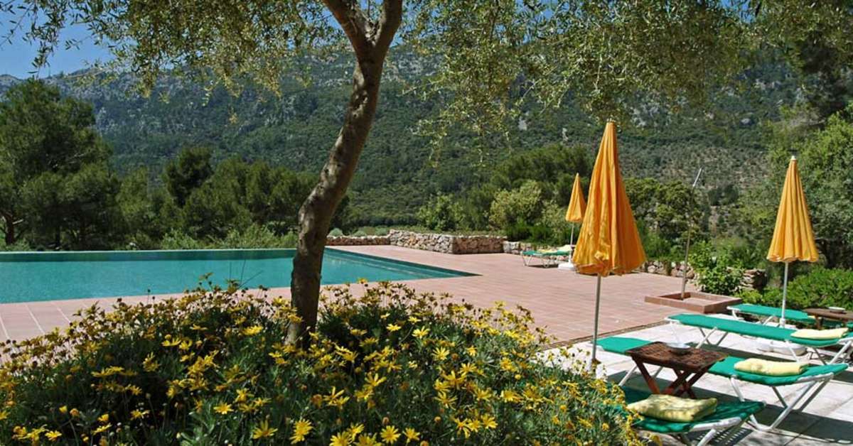 Een foto van het zwembad bij Finca Son Palou