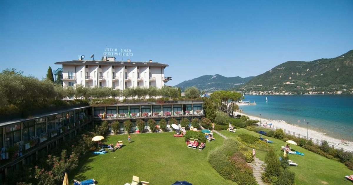 Een foto van het terras bij Park Hotel Casimiro Village