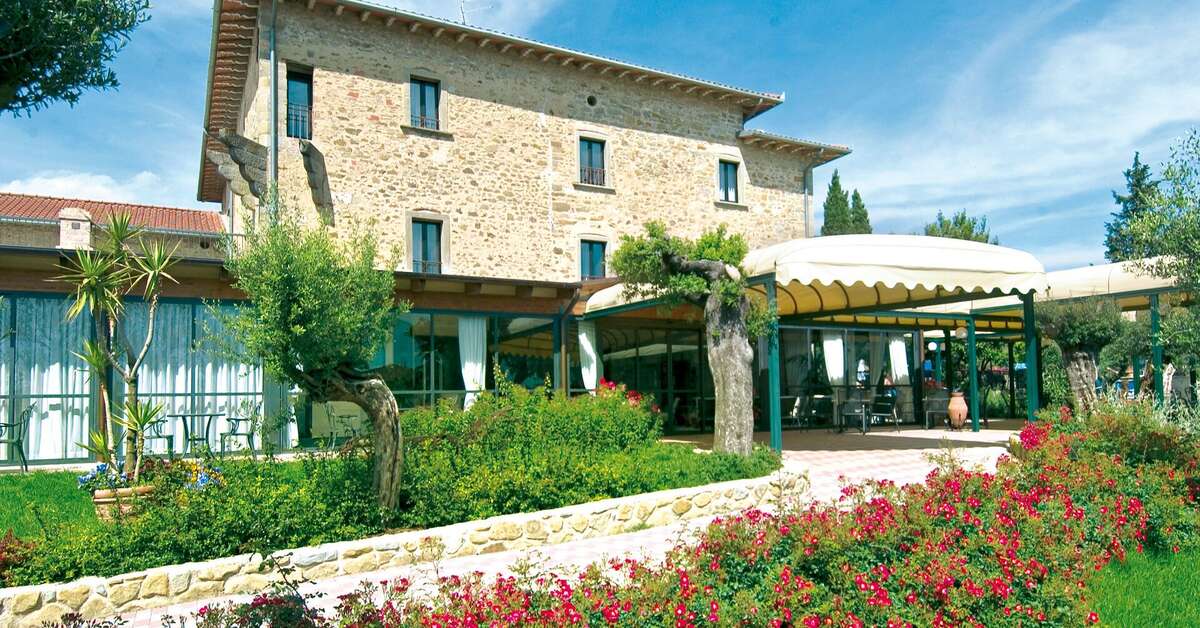 Een foto van de buitenkant van Hotel Villa Paradiso Village