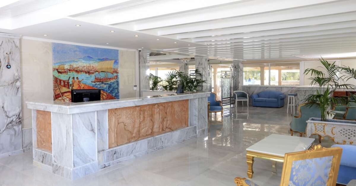 Een foto van het interieur van Cavomarina Beach Hotel