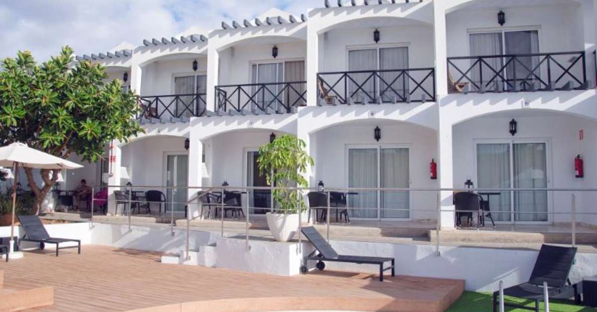 Een foto van het zwembad bij Vista Bonita LGTBIQ+ Resort