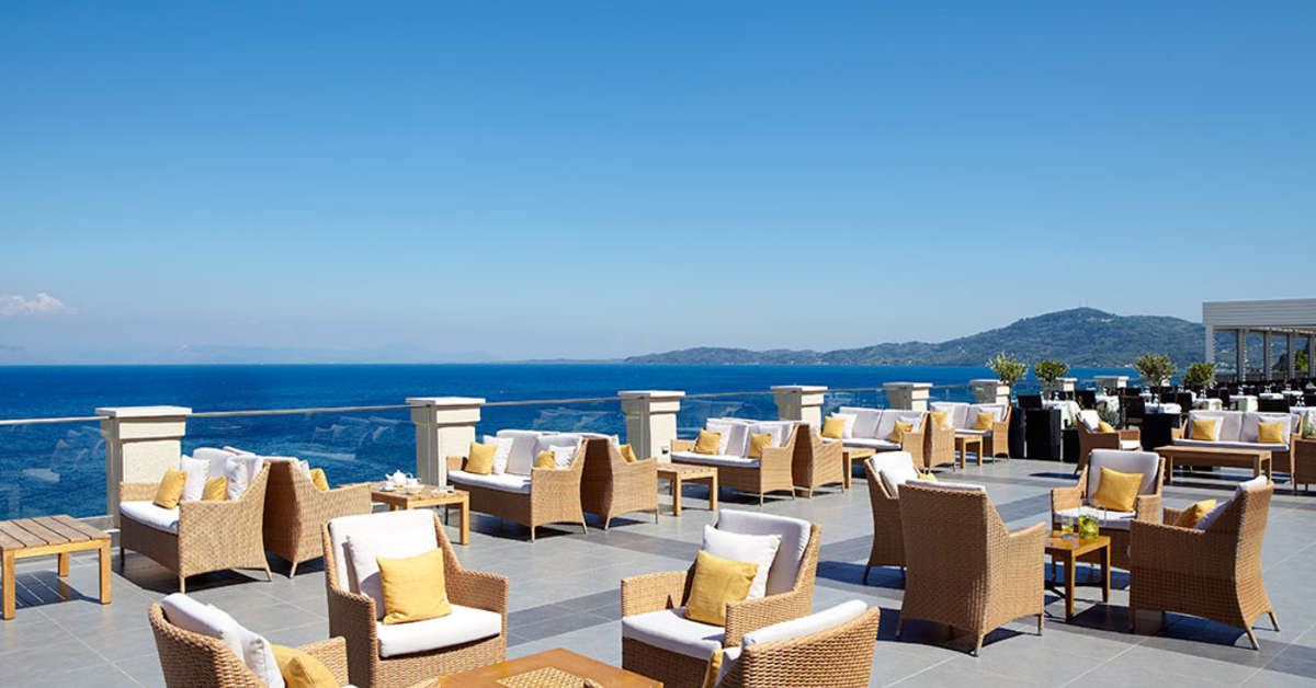 Een foto van het terras bij Marbella Mar-Bella Collection
