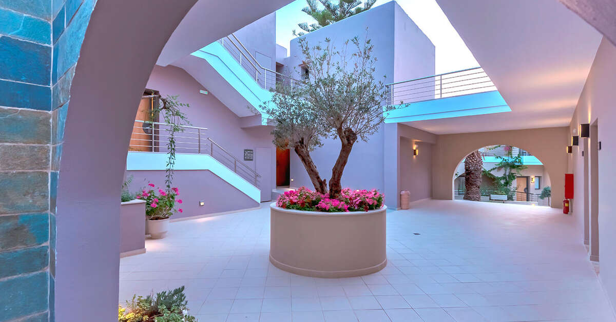 Een foto van het interieur van Porto Platanias Village Resort