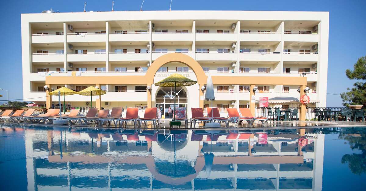 Ein Foto vom Pool im Tuntas Family Suites Kusadasi