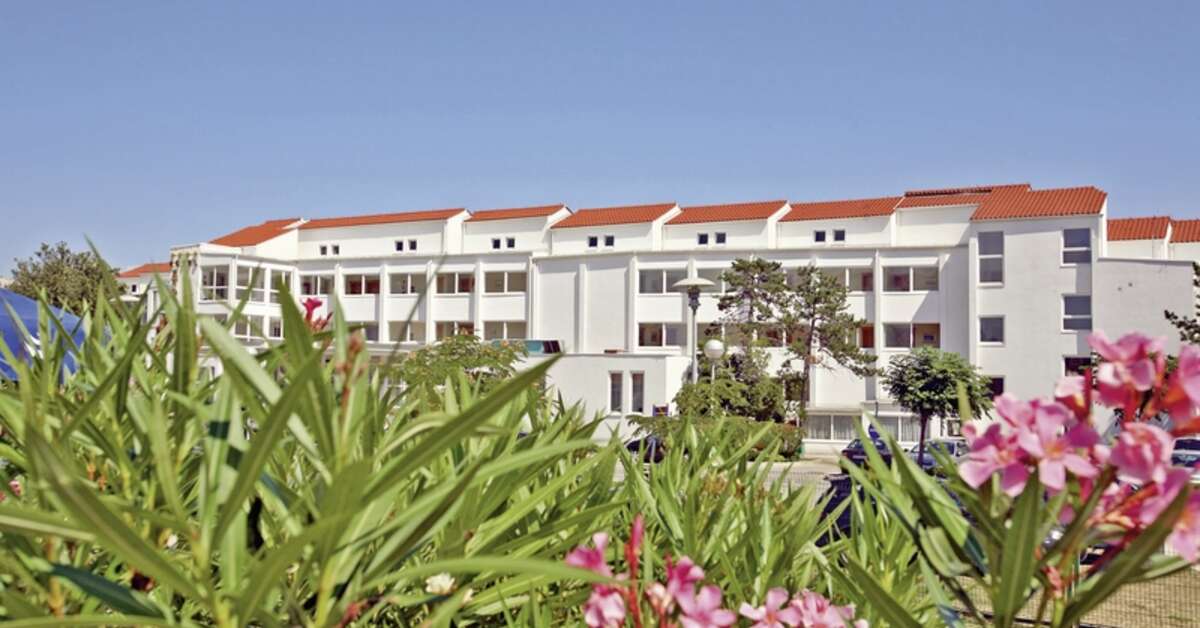 Een foto van de buitenkant van Sunny Baska Residence by Valamar