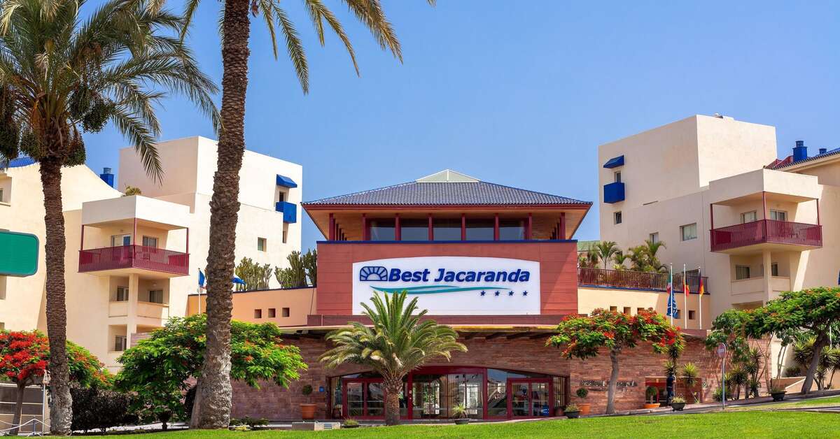 Ein Foto von der Außenansicht des Hotel Best Jacaranda