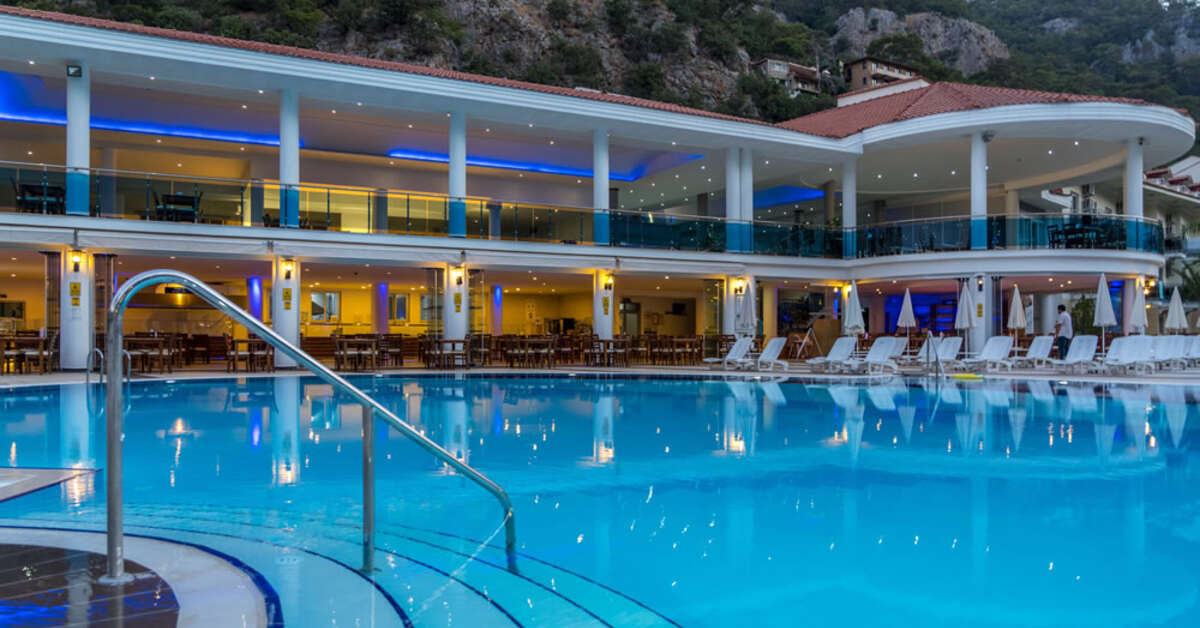 Een foto van het zwembad bij Montebello Resort