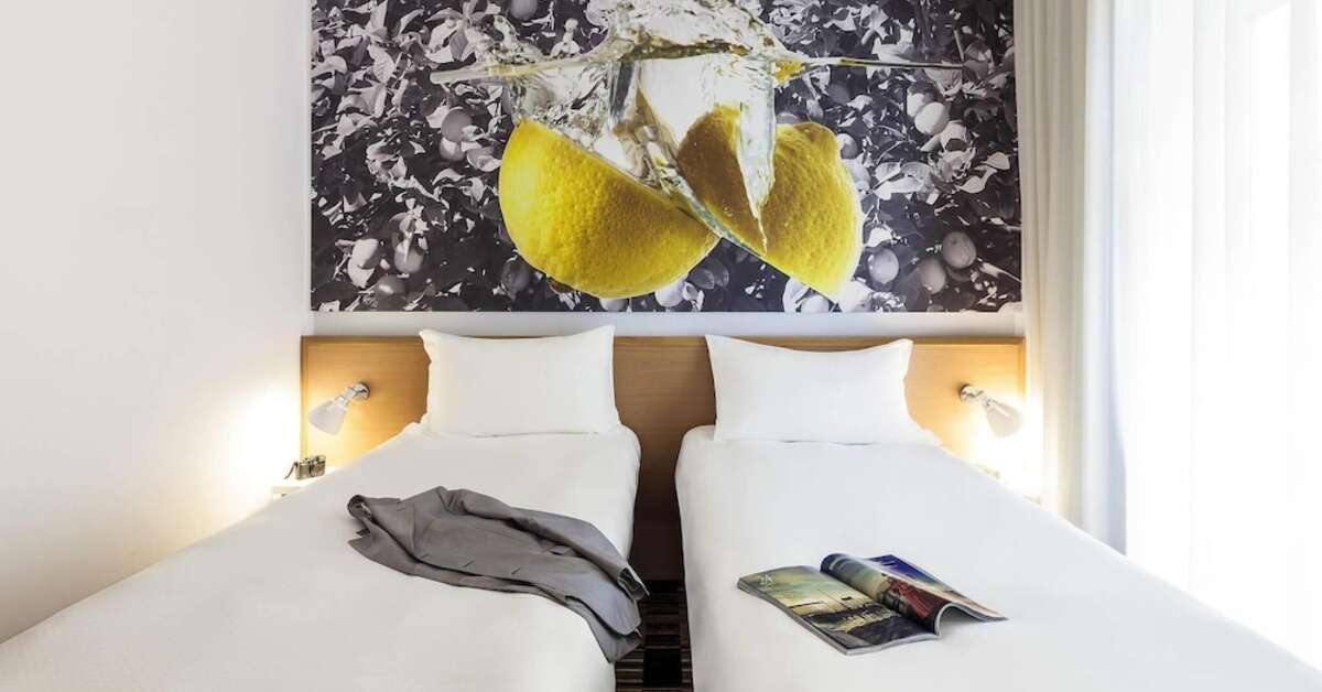Ein Foto Ibis Styles Napoli Garibaldi