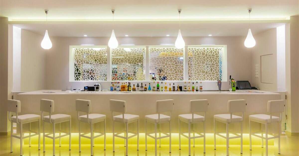 Een foto van de faciliteiten bij Aeolos Beach Hotel