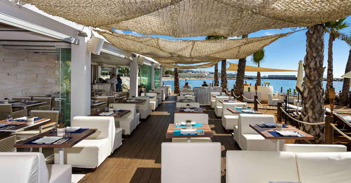 Een foto van het terras bij Amare Marbella Beach Hotel
