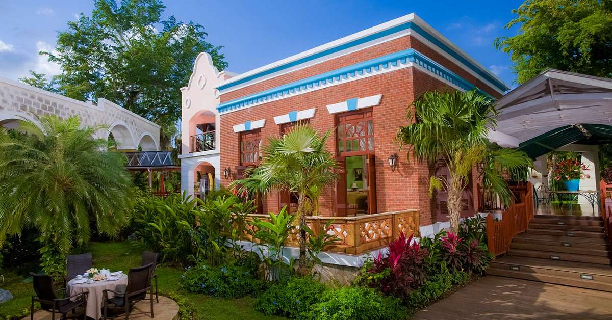 Ein Foto von der Außenansicht des Beaches Negril Resort & Spa