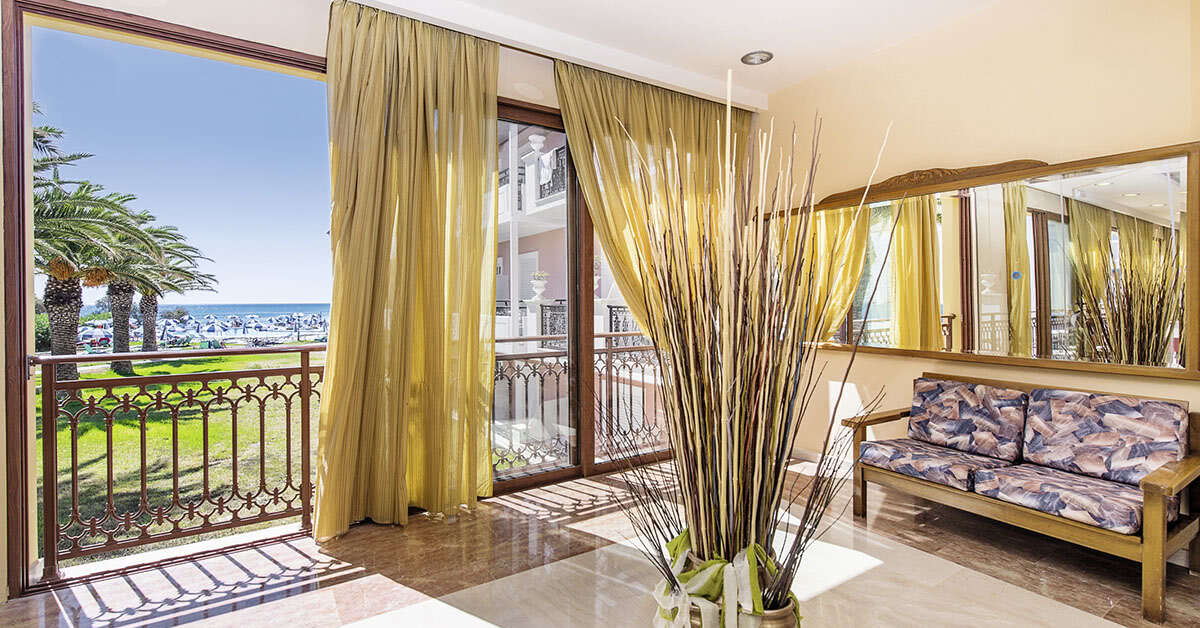 Een foto van het interieur van Astir Beach Hotel