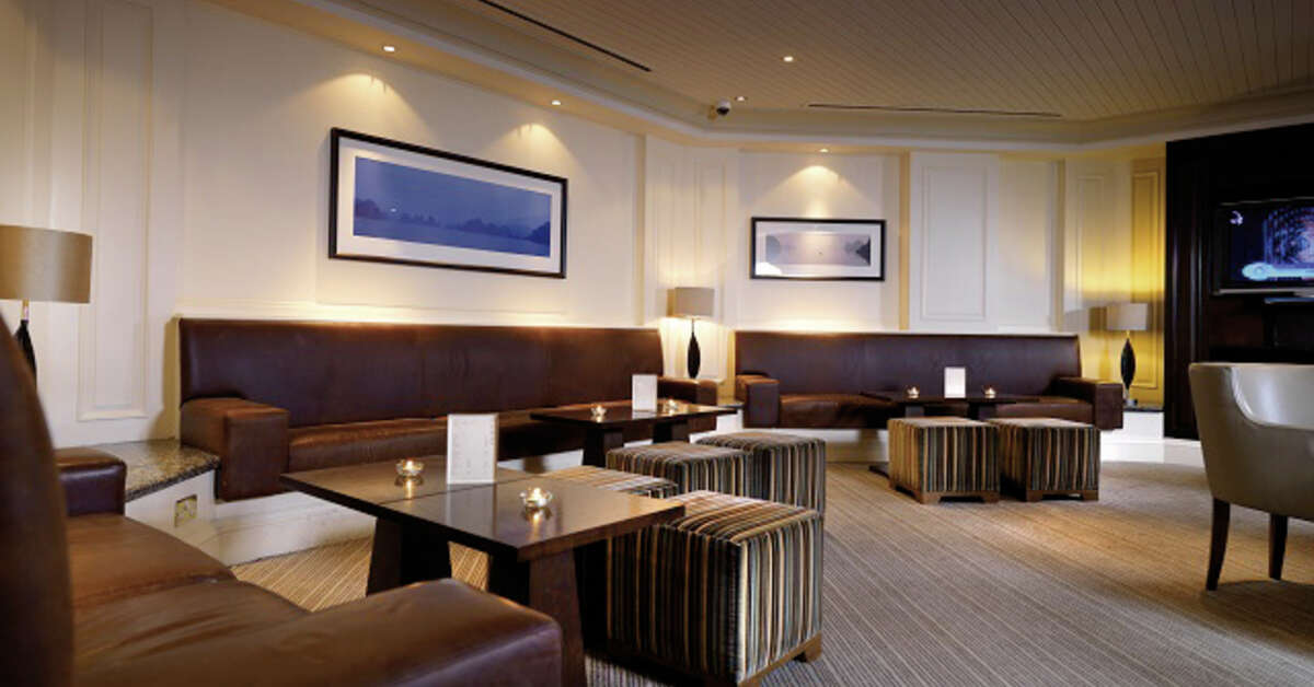 Een foto van het interieur van The Tower Hotel