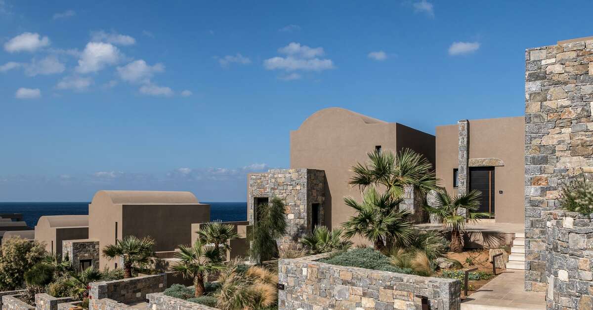 Een foto van de buitenkant van Acro Suites - A Wellbeing Resort