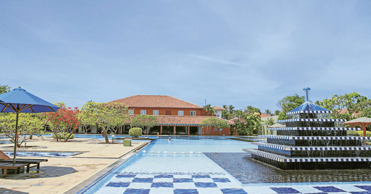 Een foto van het zwembad bij Club Palm Bay Hotel