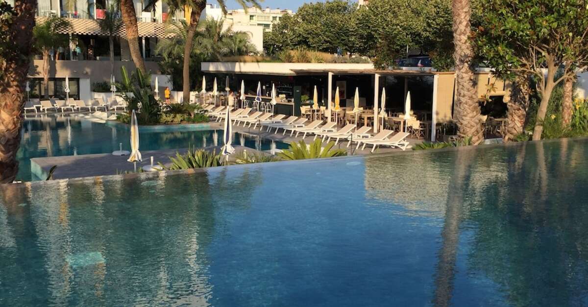 Een foto van het zwembad bij Aqua Hotel Silhouette & Spa