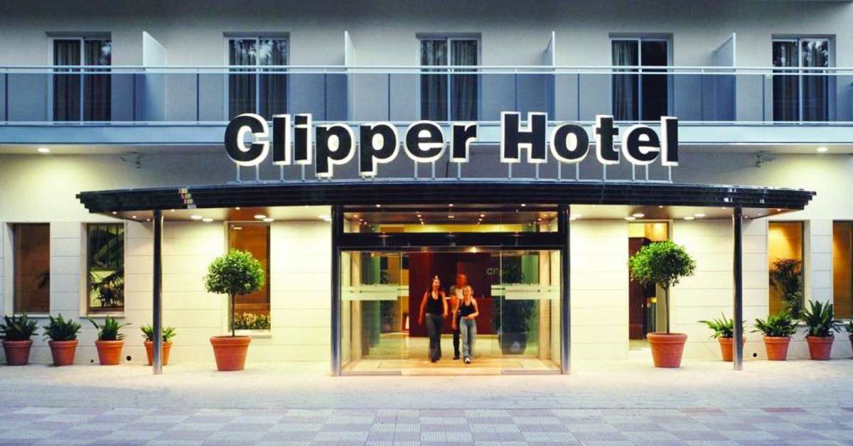 Een foto van de buitenkant van Clipper Hotel