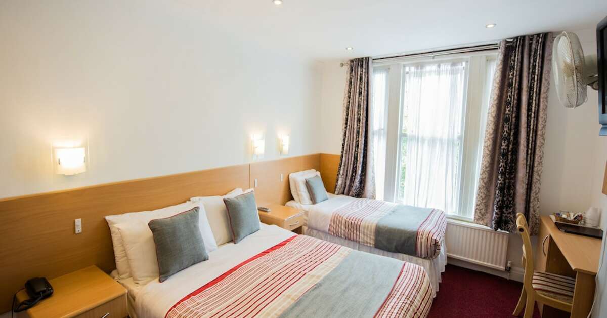 Een foto van OYO London Guest House