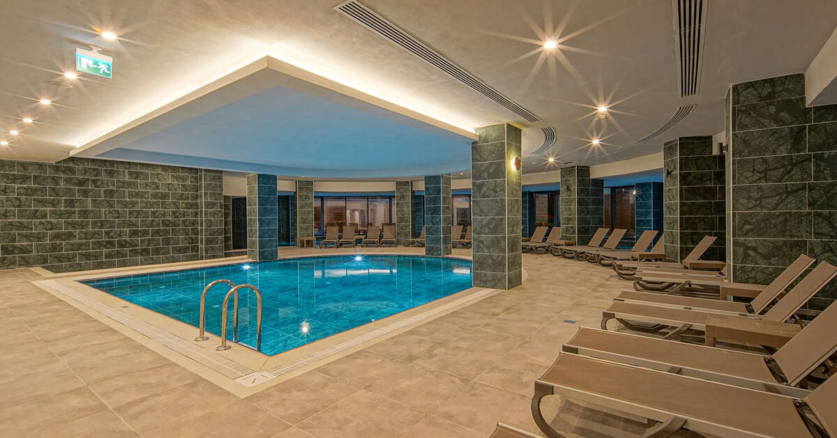 Een foto van het zwembad bij Aletris Deluxe Hotel & Spa
