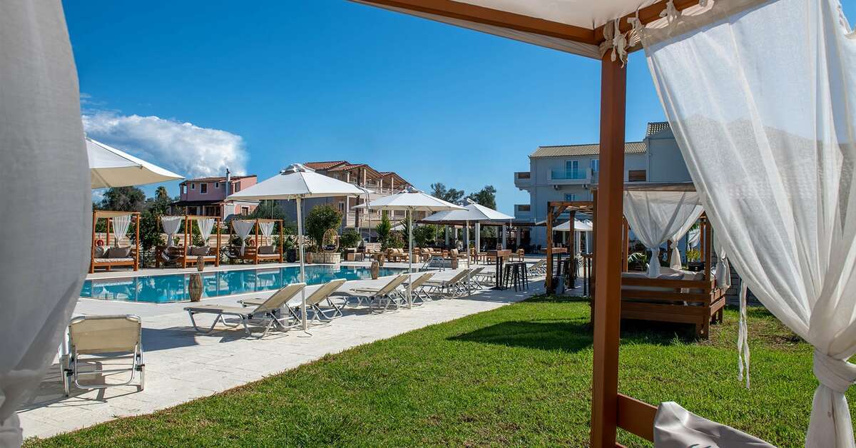 Een foto van het zwembad bij Ekati Mare Boutique Resort