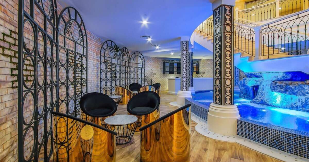 Een foto van het interieur van Limak Cyprus Deluxe Hotel