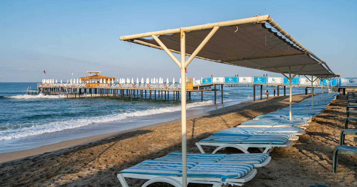 Een foto van het strand bij Palmeras Beach Hotel