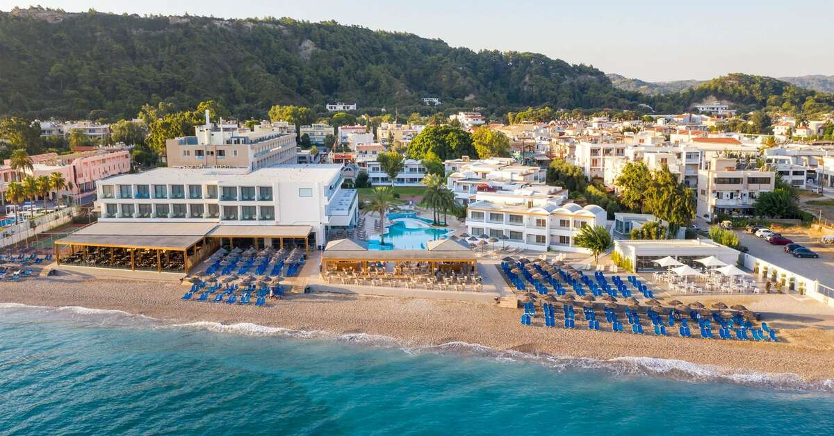 Een foto van de buitenkant van Avra Beach Resort Hotel & Bungalows