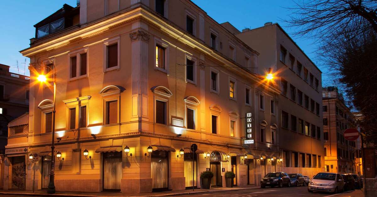 Een foto van de buitenkant van Hotel Piemonte