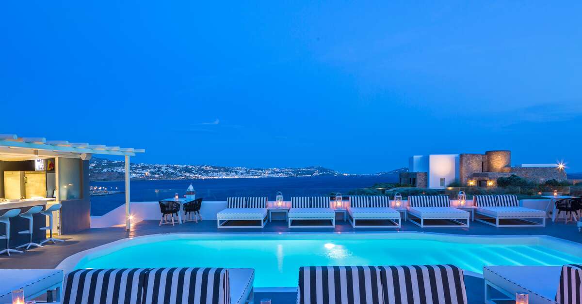 Een foto van het zwembad bij Mykonos Princess Hotel