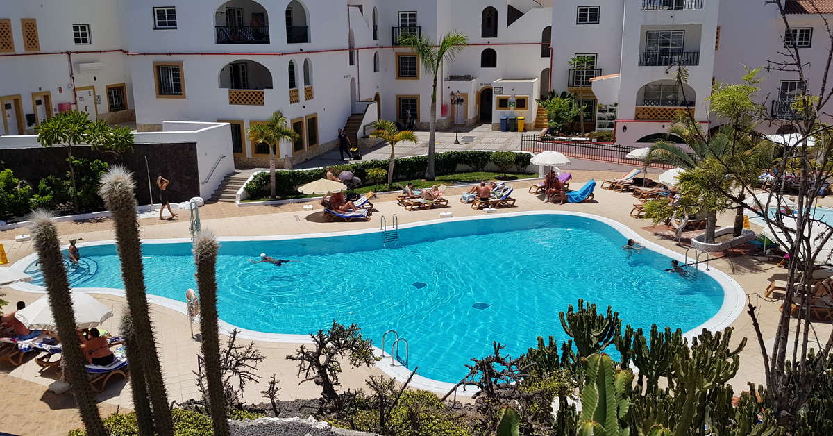 Ein Foto vom Pool im Pueblo Torviscas Apartments