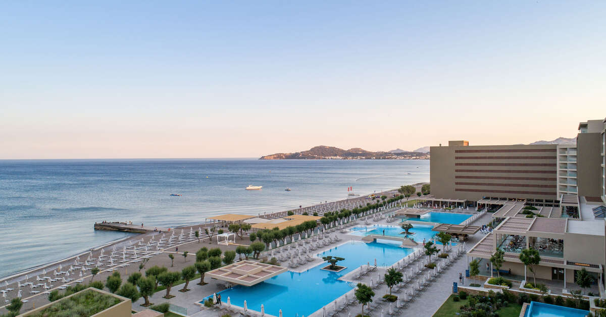 Een foto van het zwembad bij Amada Colossos Resort