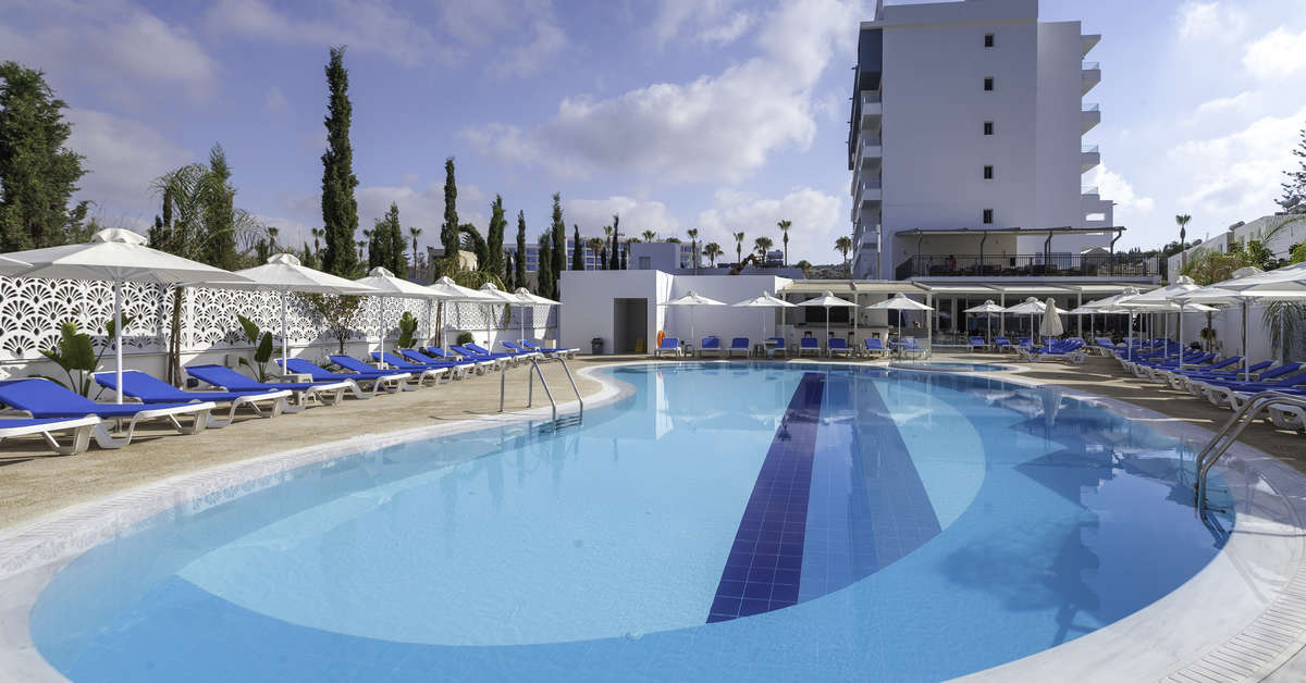Ein Foto vom Pool im Gaia Sun N Blue Hotel