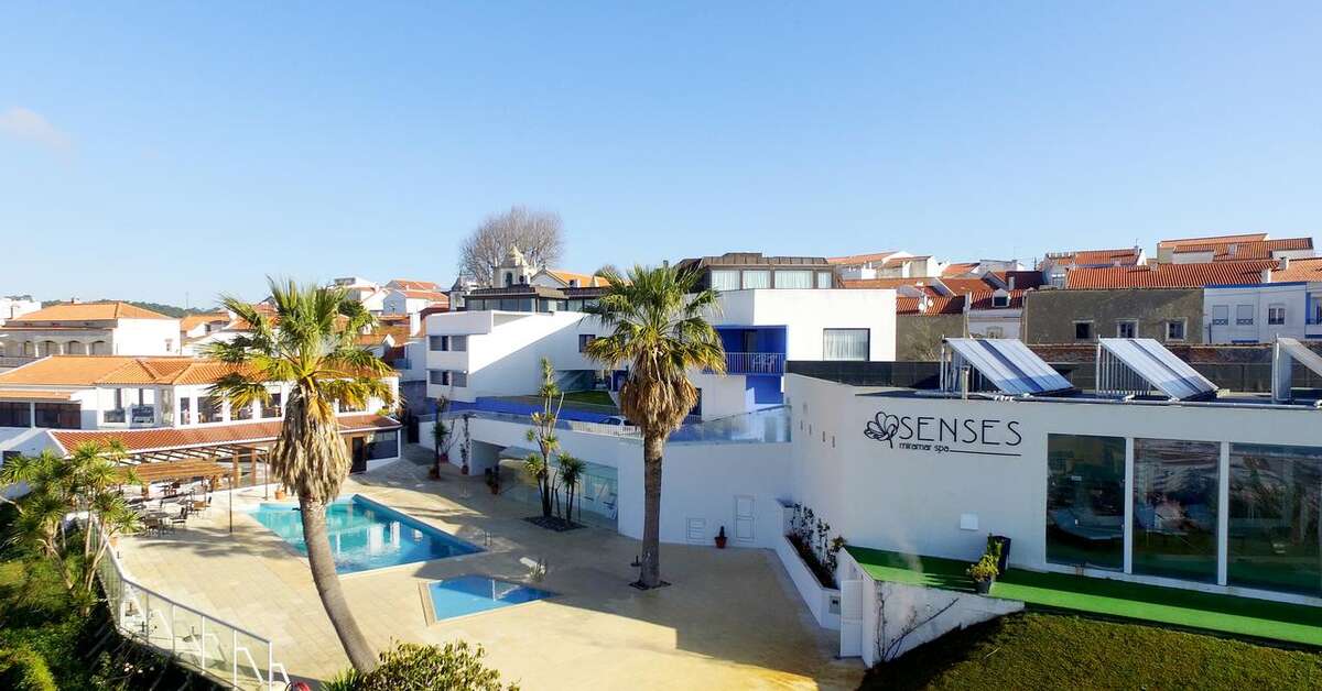 Een foto van het zwembad bij Miramar Hotel & Spa