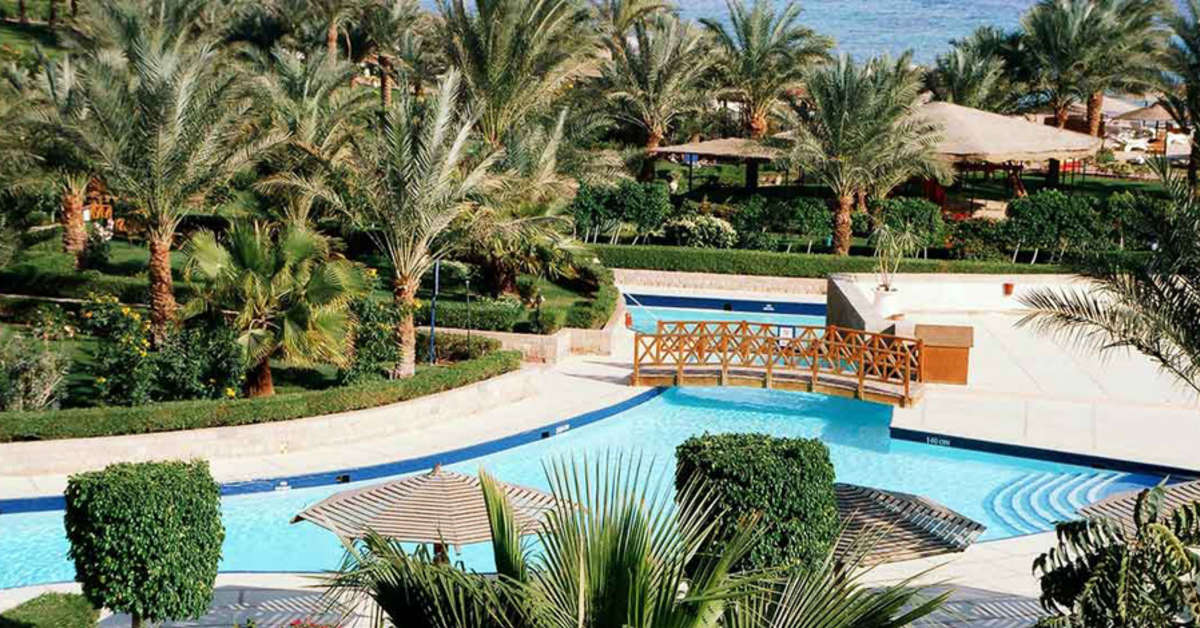 Een foto van het zwembad bij Fort Arabesque Resort & Spa Villas & The West Bay