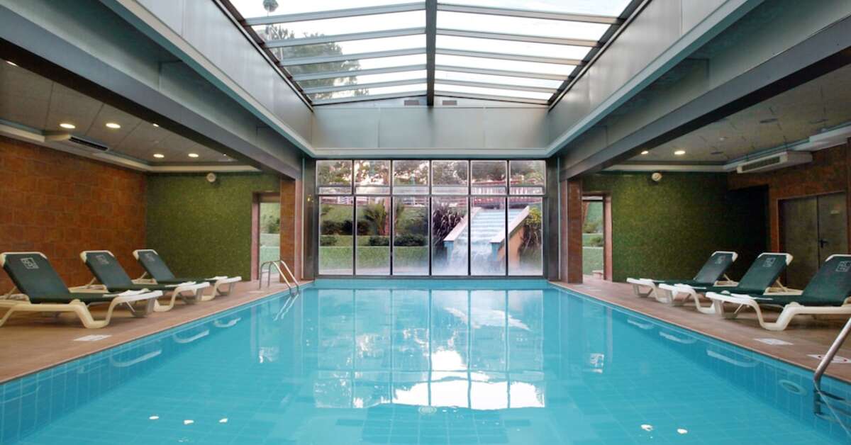 Een foto van het zwembad bij Golden Port Salou & Spa