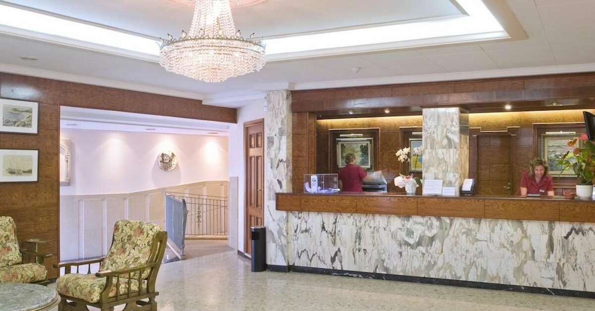 Een foto van het interieur van Hotel GHT Neptuno