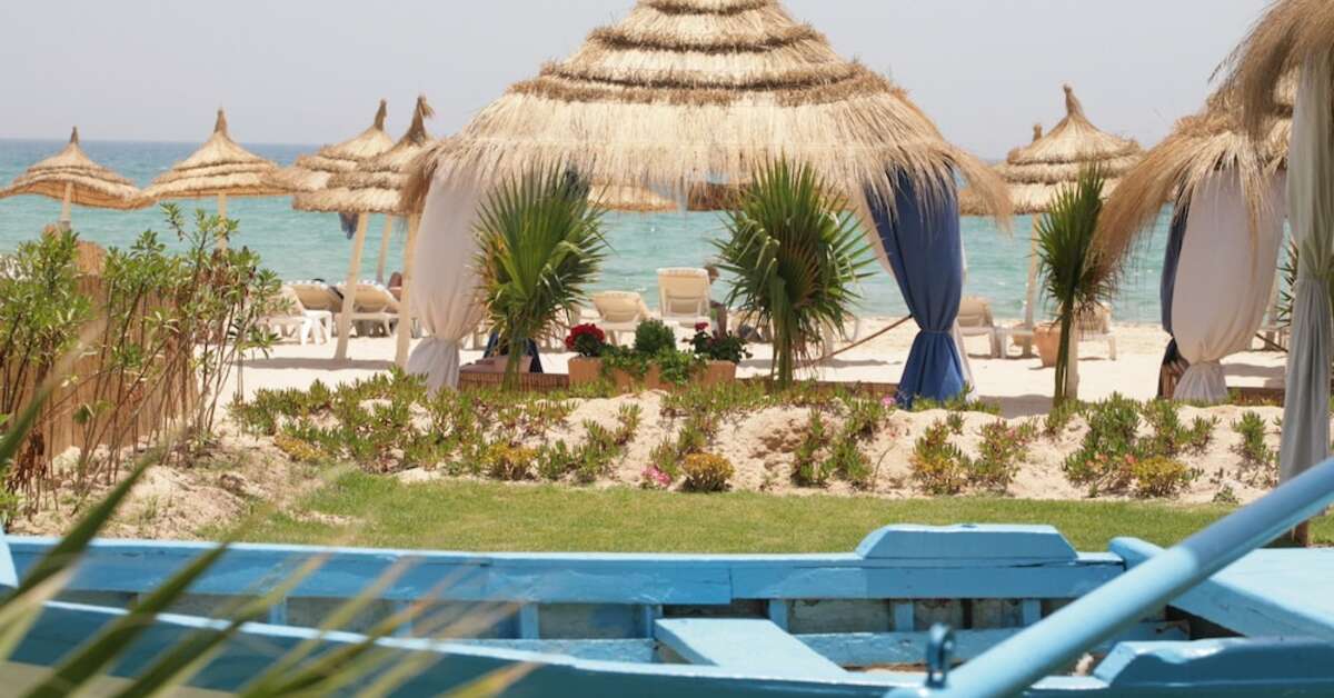 Een foto van het strand bij Alhambra Thalasso