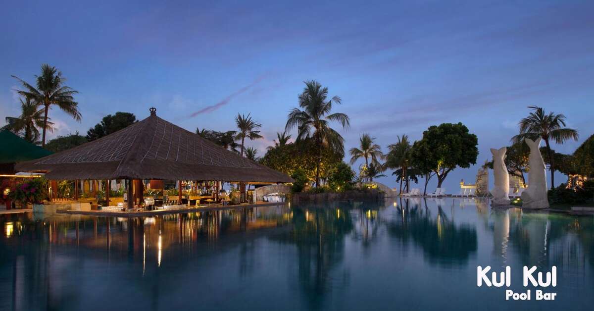 Een foto van het zwembad bij Discovery Kartika Plaza Hotel