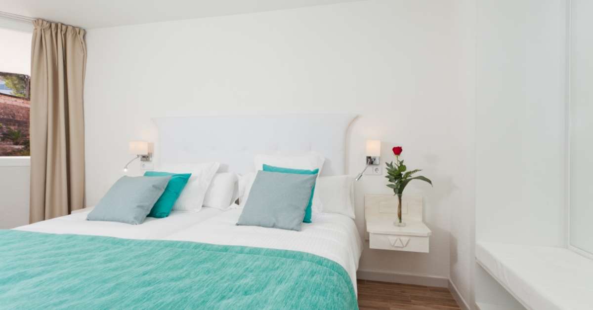 Ein Foto Fergus Style Cala Blanca Suites