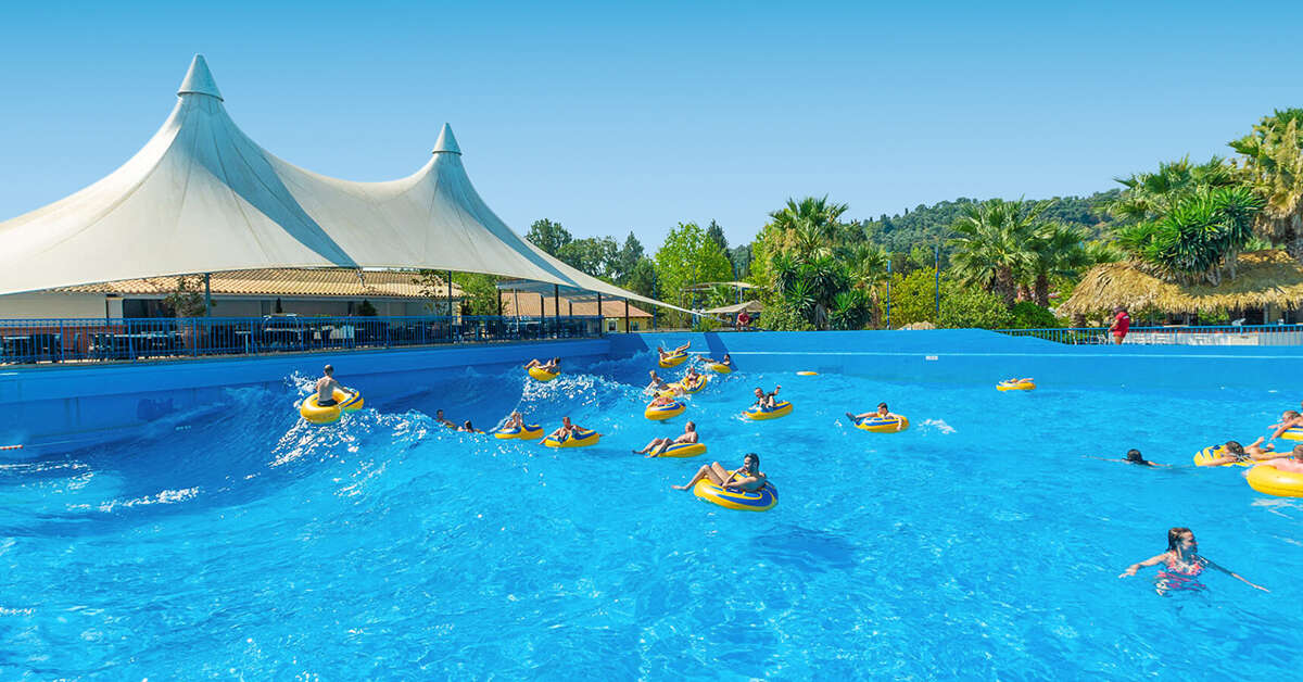 Een foto van het zwembad bij Aqualand Resort
