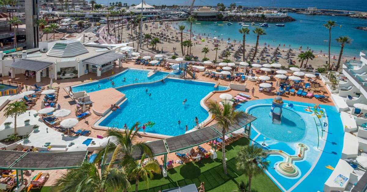 Ein Foto vom Pool im Hovima La Pinta Beachfront Family Hotel