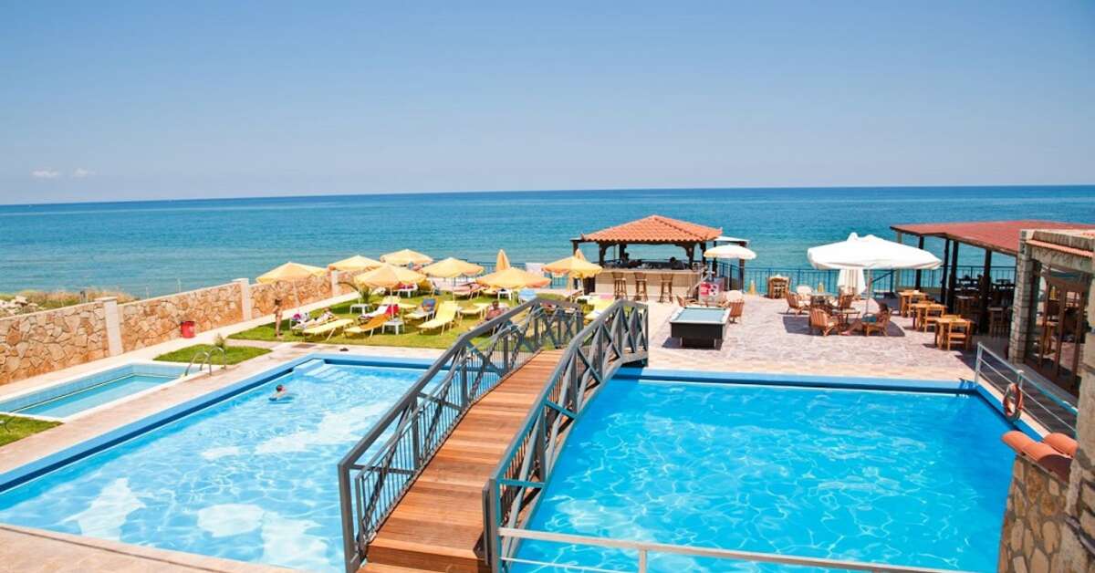 Een foto van het zwembad bij Hotel Ekavi Beach