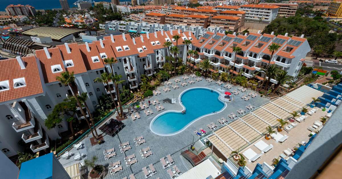 Een foto van het zwembad bij Paradise Park Fun Lifestyle Hotel