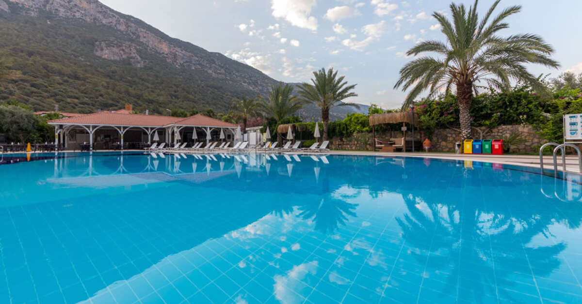 Een foto van het zwembad bij Montebello Resort