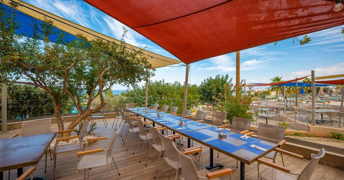 Een foto van het terras bij Royal & Imperial Belvedere Resort