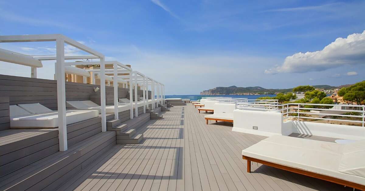 Ein Foto Fergus Style Cala Blanca Suites