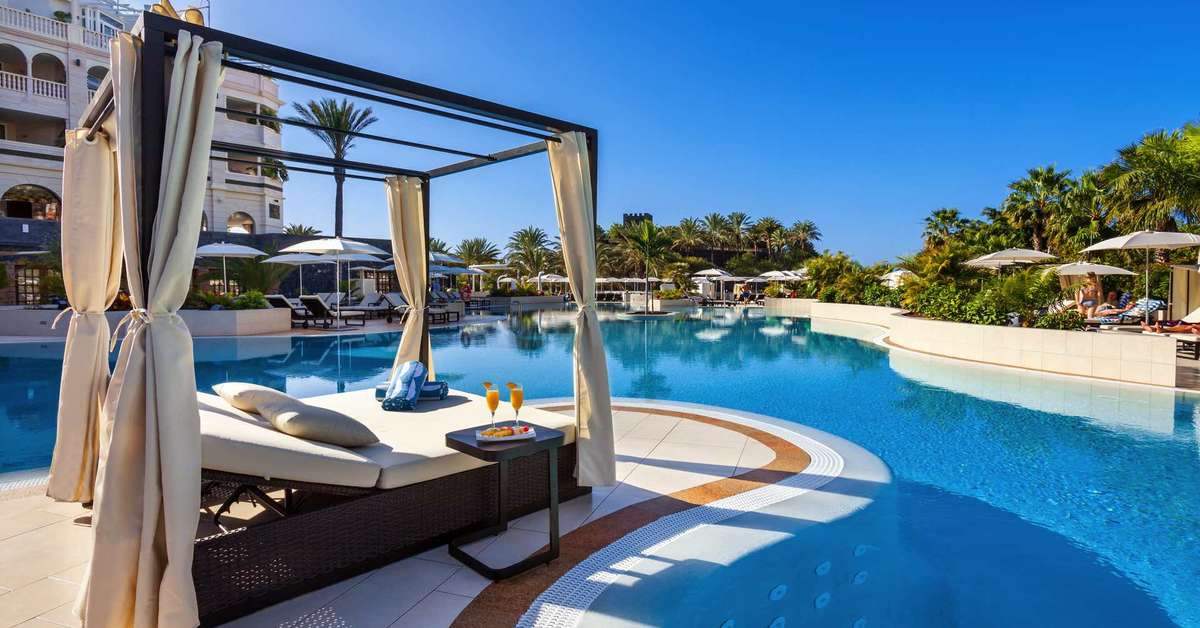 Een foto van het zwembad bij Gran Tacande Wellness & Relax