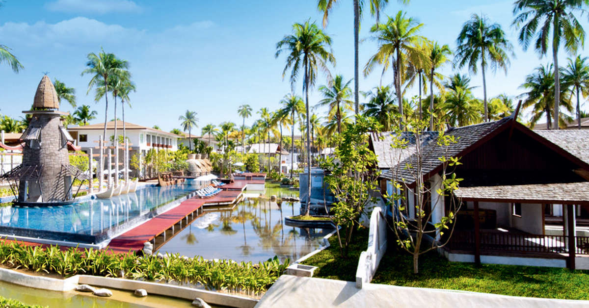 Een foto van het zwembad bij Graceland Khao Lak Resort & Spa