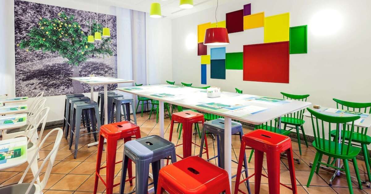 Ein Foto Ibis Styles Napoli Garibaldi