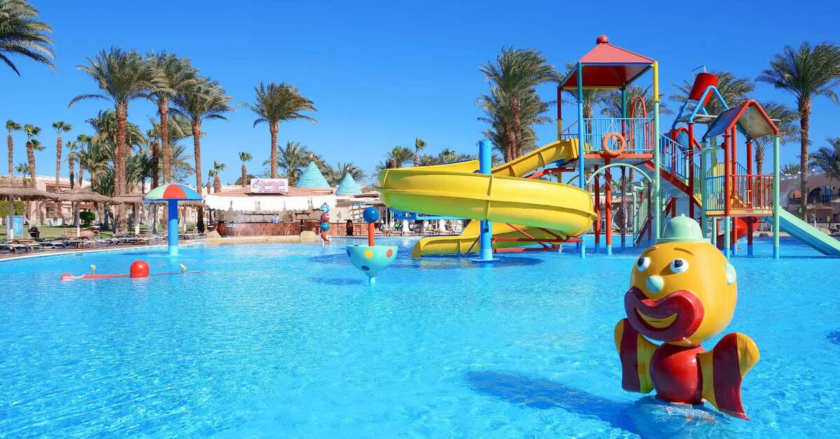 Een foto van het zwembad bij Beach Albatros Resort